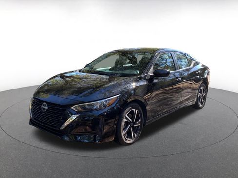 Used 2025 Nissan Sentra SV image 3