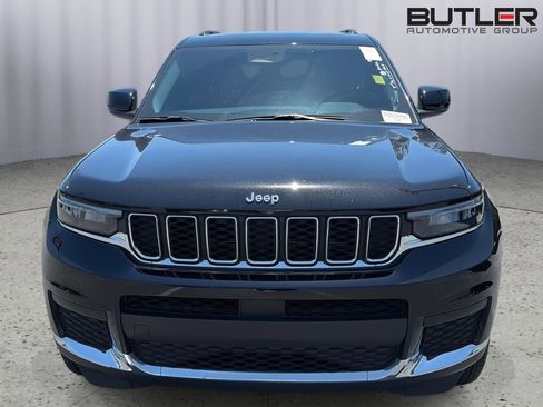 Used 2023 Jeep Grand Cherokee L Laredo w/ Luxury Tech Group I RWD image 9