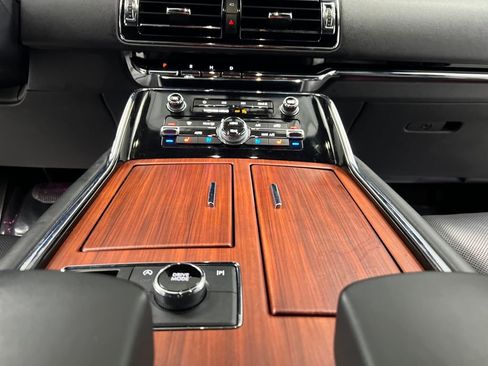 Used 2024 Lincoln Navigator Reserve image 48