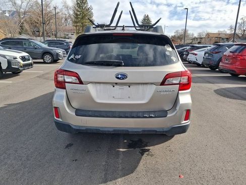 Used 2017 Subaru Outback 2.5i Premium image 4