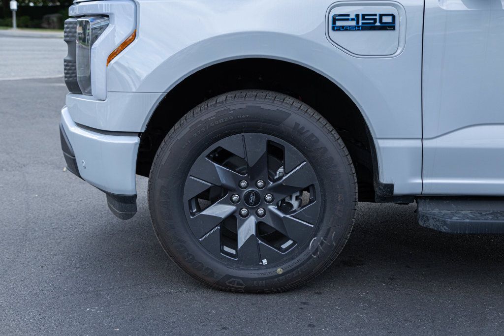 New 2025 Ford F150 Lightning Flash AWD/4WD image 28