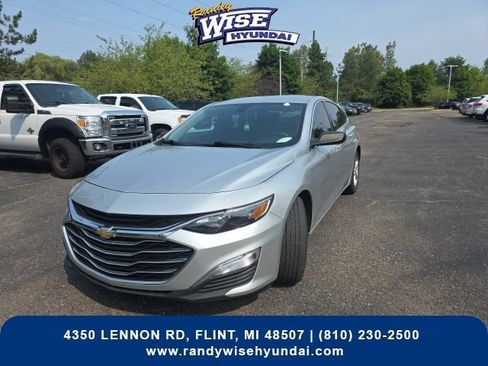 Used 2021 Chevrolet Malibu LS FWD image 3
