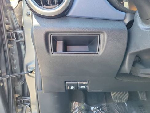 Used 2025 Nissan Versa SV FWD image 11