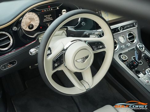 Used 2023 Bentley Continental GT V8 image 33