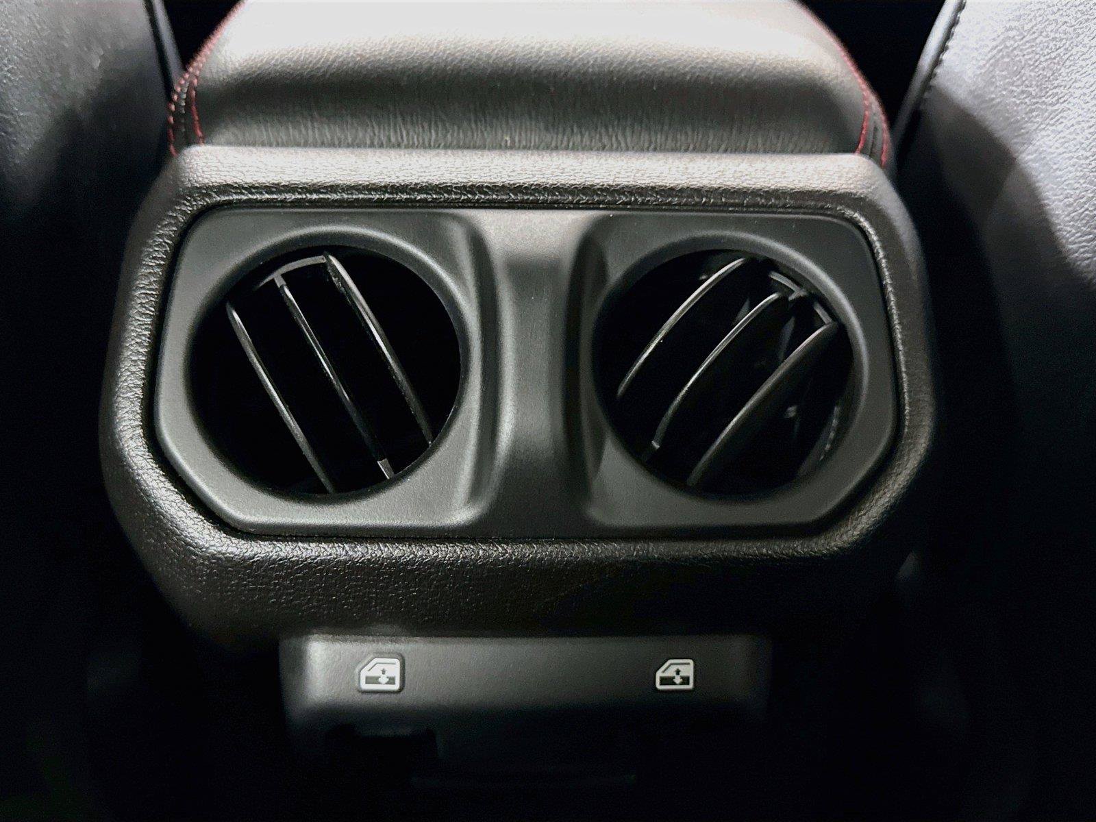 Used 2018 Jeep Wrangler Unlimited Rubicon w/ Dual Top Group AWD/4WD image 34