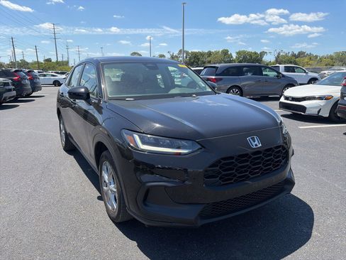 Used 2025 Honda HR-V LX image 1