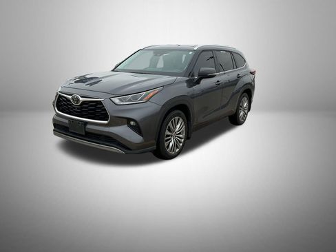 Used 2022 Toyota Highlander Platinum image 1