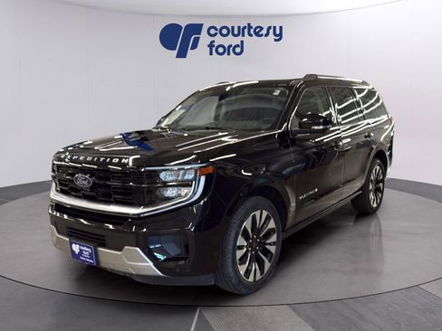 Certified 2025 Ford Expedition Platinum w/ Driver's Package AWD/4WD image 3