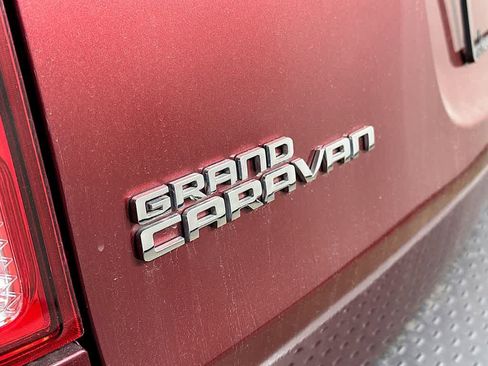 Used 2018 Dodge Grand Caravan SE w/ UConnect Hands-Free Group image 7