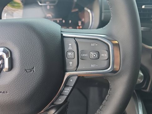Used 2025 RAM 1500 Laramie AWD/4WD image 18