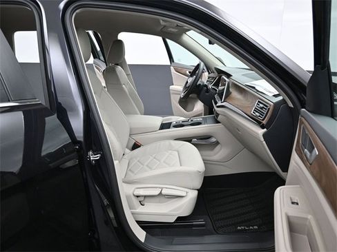 New 2026 Volkswagen Atlas SE image 14