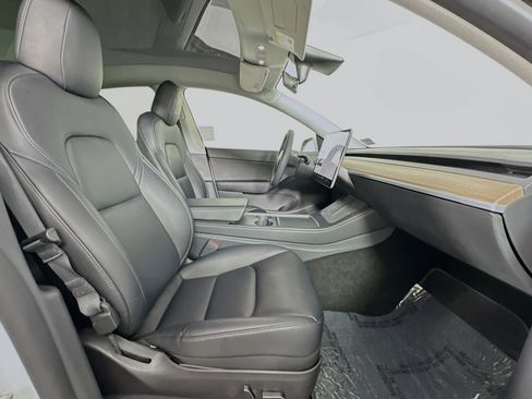 Used 2021 Tesla Model Y Long Range image 8