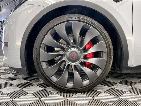 Used 2023 Tesla Model Y Performance AWD/4WD image 8