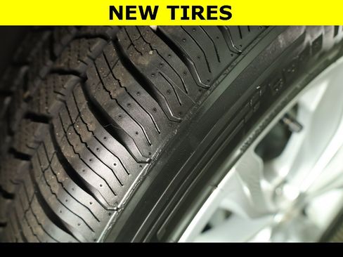 Used 2024 Chevrolet Malibu LT image 6