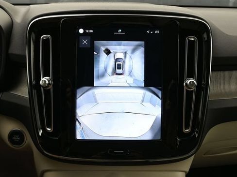 Used 2024 Volvo XC40 B5 Ultimate w/ Climate Package AWD/4WD image 22