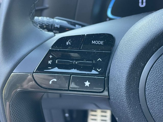 Used 2025 Hyundai Elantra Sport FWD image 22