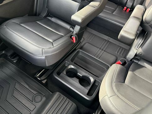 Used 2020 Ford Explorer XLT w/ Equipment Group 202A image 27