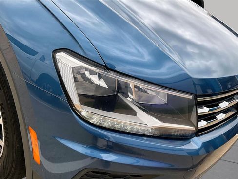 Used 2020 Volkswagen Tiguan SE w/ Panoramic Sunroof Package AWD/4WD image 28