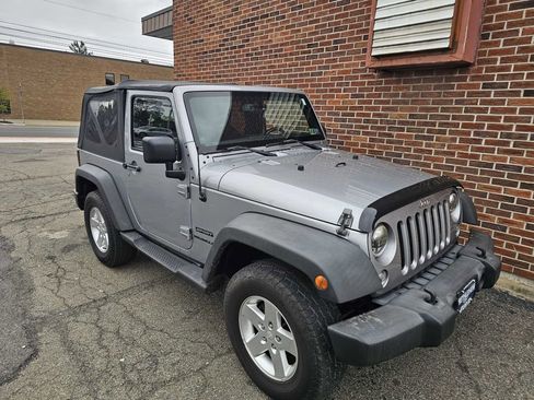Used 2014 Jeep Wrangler Sport w/ Quick Order Package 24S AWD/4WD image 8