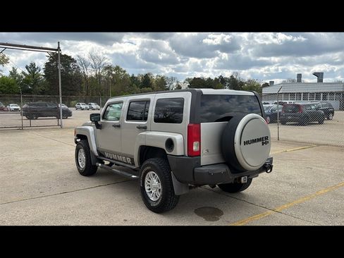 Used 2007 HUMMER H3 AWD/4WD image 4