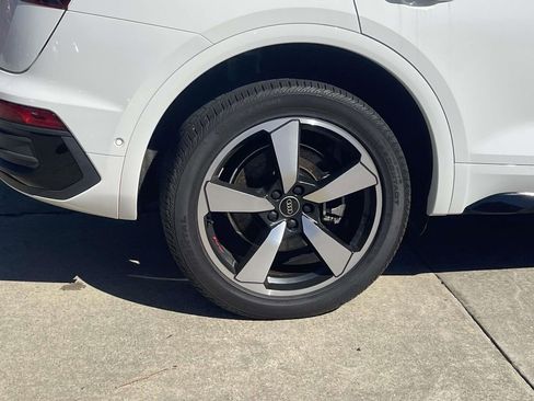 Used 2023 Audi Q5 2.0T Prestige w/ Prestige Package image 7