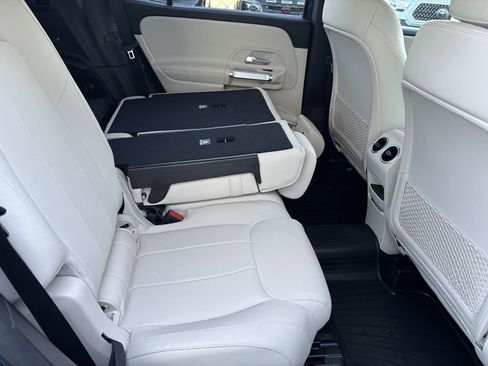 Used 2023 Mercedes-Benz GLB 250 4MATIC image 29