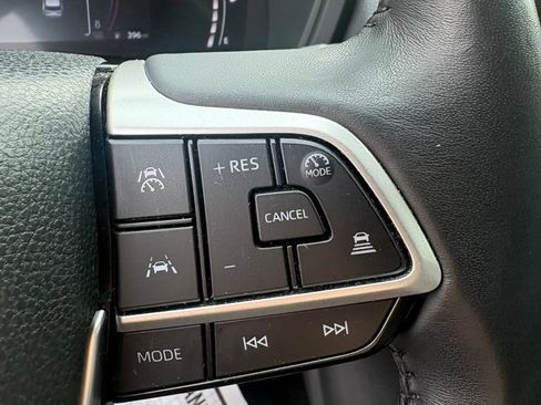 Used 2025 Toyota Grand Highlander AWD image 24