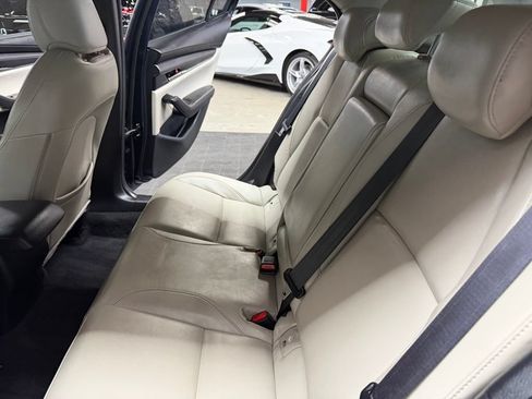 Used 2023 MAZDA MAZDA3 s FWD image 40