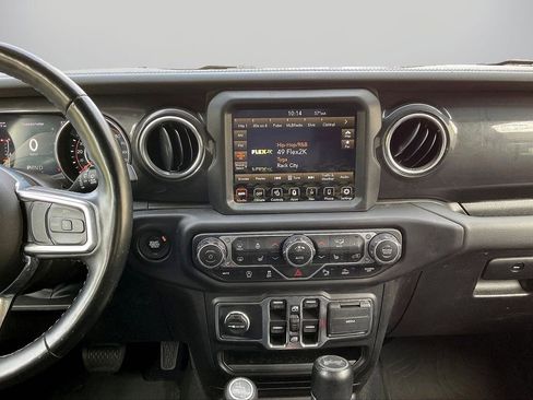 Certified 2022 Jeep Wrangler Unlimited Sahara AWD/4WD image 13