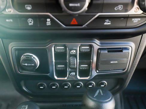 Used 2023 Jeep Gladiator Sport image 51