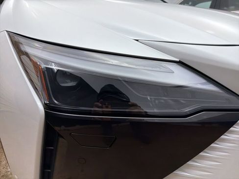 Used 2025 Lexus RZ 450e w/ Technology Package image 29