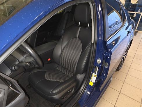 Used 2023 Toyota Camry SE image 11