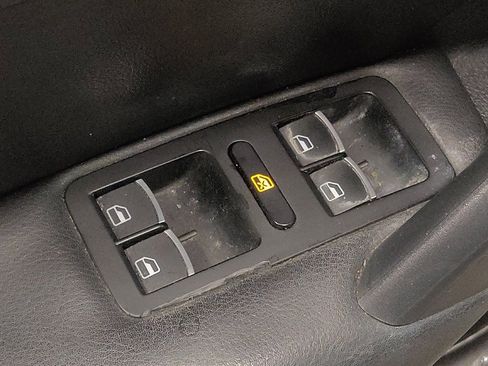 Used 2013 Volkswagen Passat 2.5 SE image 27