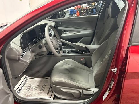 New 2025 Hyundai Elantra Sport FWD image 13