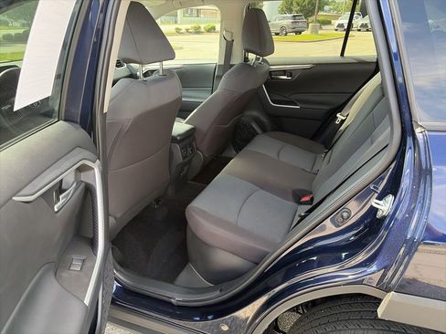 Used 2025 Toyota RAV4 XLE AWD/4WD image 12