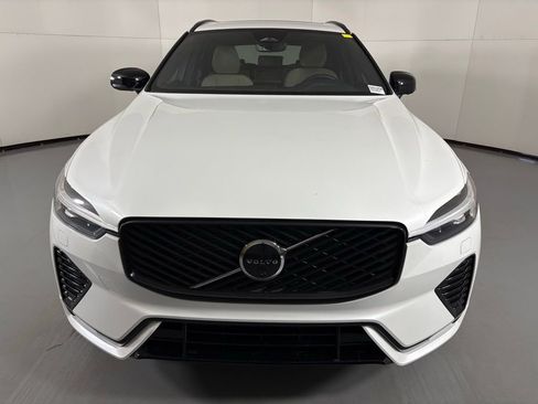 New 2026 Volvo XC60 B5 Plus AWD/4WD image 3
