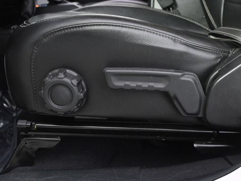 Used 2019 Jeep Wrangler Unlimited Sahara AWD/4WD image 14