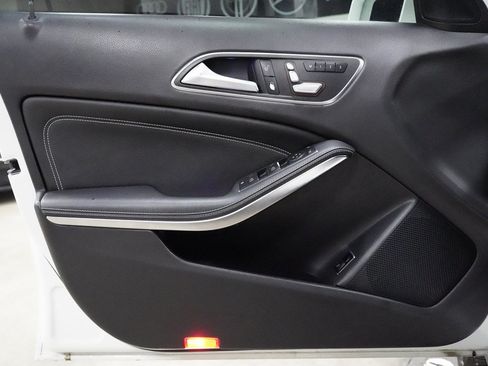 Used 2019 Mercedes-Benz GLA 250 w/ Convenience Package image 9