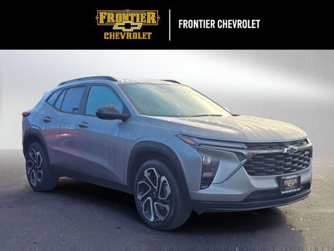 Certified 2025 Chevrolet Trax RS w/ Driver Confidence Package image 1