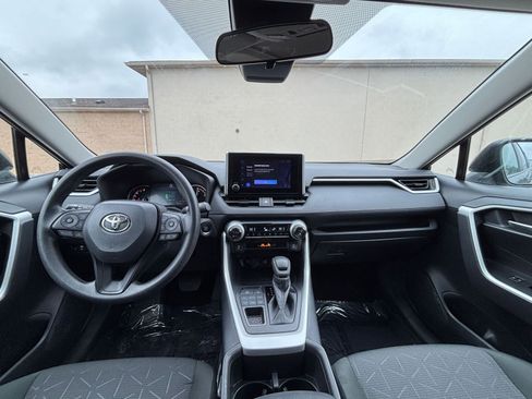 Used 2025 Toyota RAV4 XLE image 34