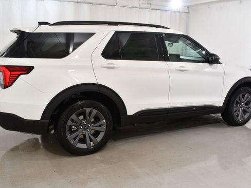New 2026 Ford Explorer Active image 11