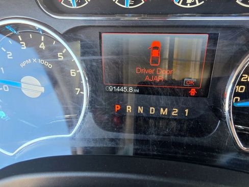 Used 2014 Ford F150 Lariat w/ Lariat Chrome Package image 17