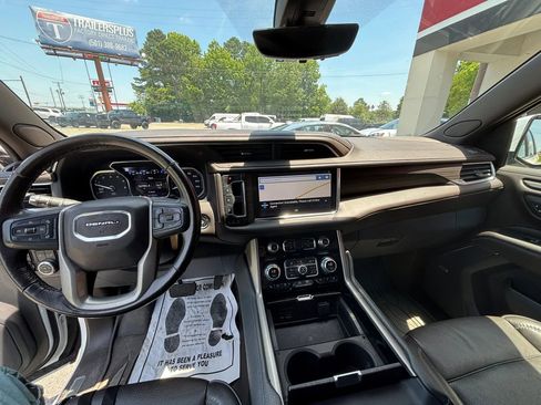 Used 2021 GMC Yukon XL Denali w/ Denali Ultimate Package AWD/4WD image 20