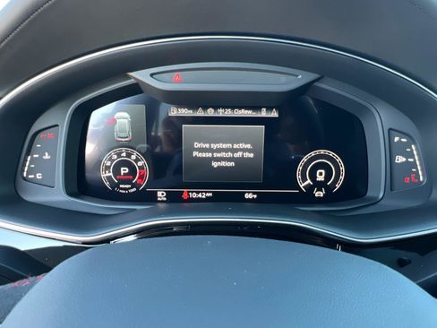 Used 2025 Audi RS Q8 performance image 27