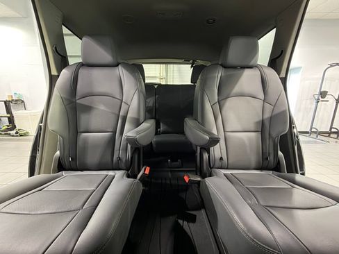 Used 2020 Buick Enclave Premium w/ Surround and Sites Package FWD image 28