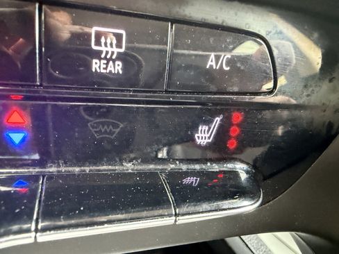 Used 2021 Buick Envision Preferred AWD/4WD image 14