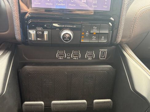 Used 2025 RAM 1500 Limited w/ Trailer Tow Group AWD/4WD image 38