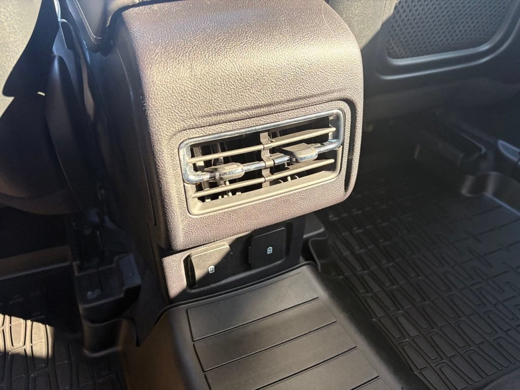 Used 2023 Lincoln Corsair Reserve AWD/4WD image 28
