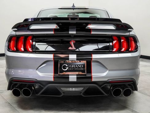 Used 2021 Ford Mustang Shelby GT500 w/ Technology Package RWD image 9