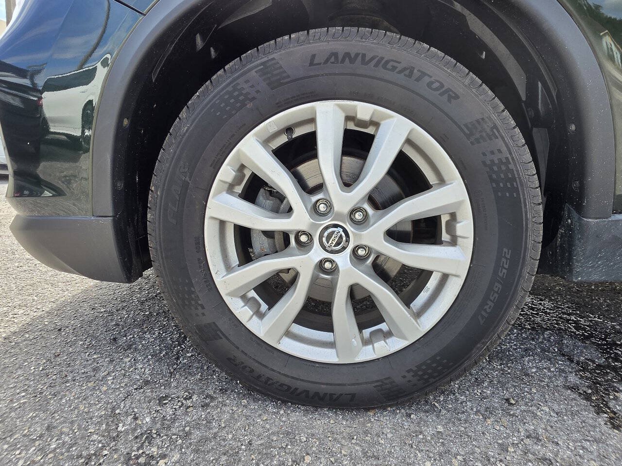Used 2020 Nissan Rogue SV AWD/4WD image 12